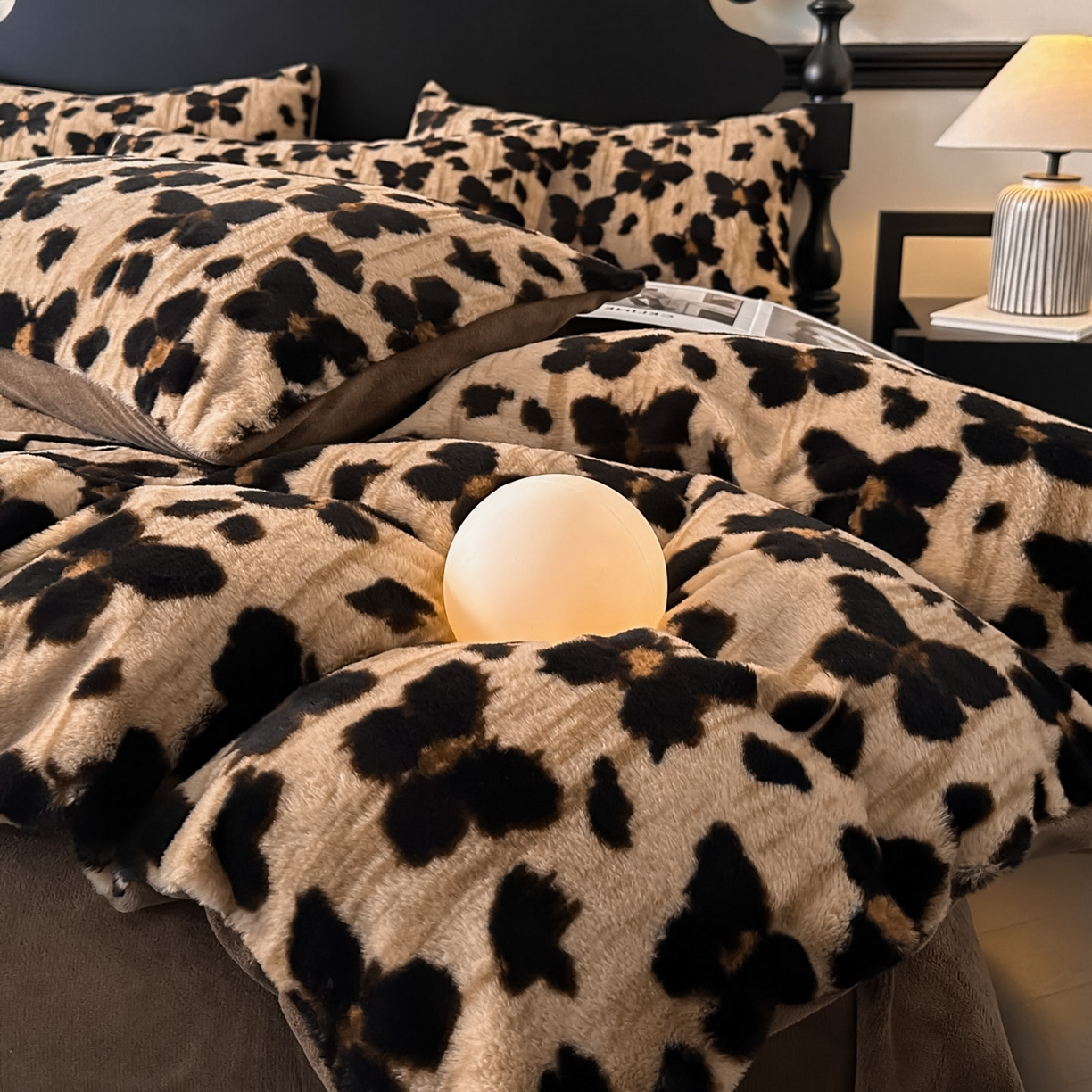 91家纺网 家纺一手货源 找家纺 （总）米彩家纺 2025新款A类高克重兔毛绒印花雕花四件套-美拉德-美拉德系列系列