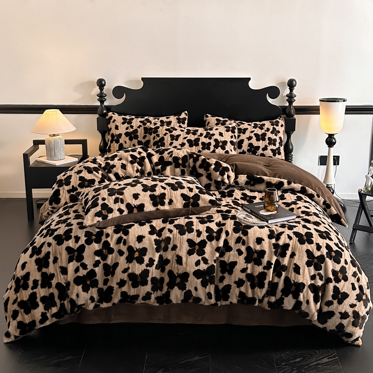 91家纺网 家纺一手货源 找家纺 米彩家纺 2025新款A类高克重兔毛绒印花雕花四件套-美拉德-美拉德系列系列 美拉德-蝶豹咖