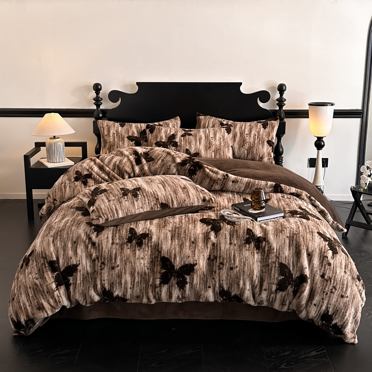 91家纺网 家纺一手货源 找家纺 米彩家纺 2025新款A类高克重兔毛绒印花雕花四件套-美拉德-美拉德系列系列 美拉德-蝶舞咖