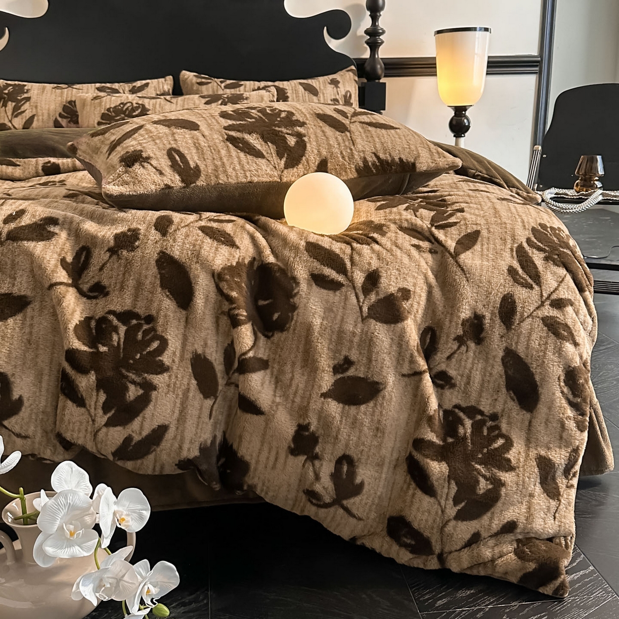 91家纺网 家纺一手货源 找家纺 米彩家纺 2025新款A类高克重兔毛绒印花雕花四件套-美拉德-美拉德系列系列 美拉德-花海咖