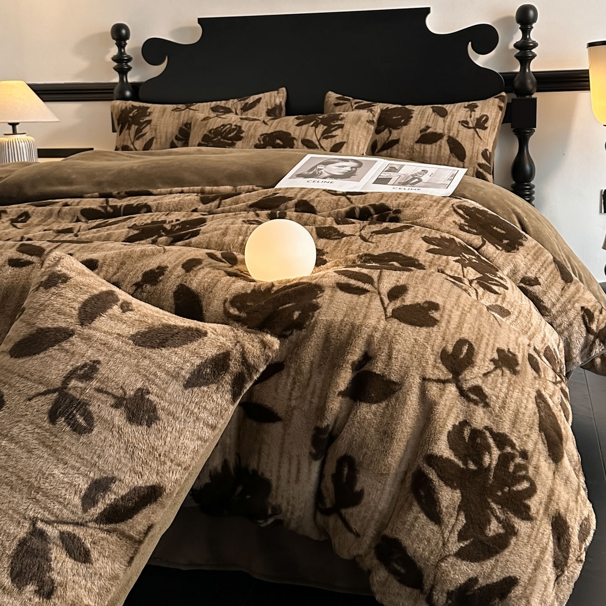 91家纺网 家纺一手货源 找家纺 米彩家纺 2025新款A类高克重兔毛绒印花雕花四件套-美拉德-美拉德系列系列 美拉德-花海咖