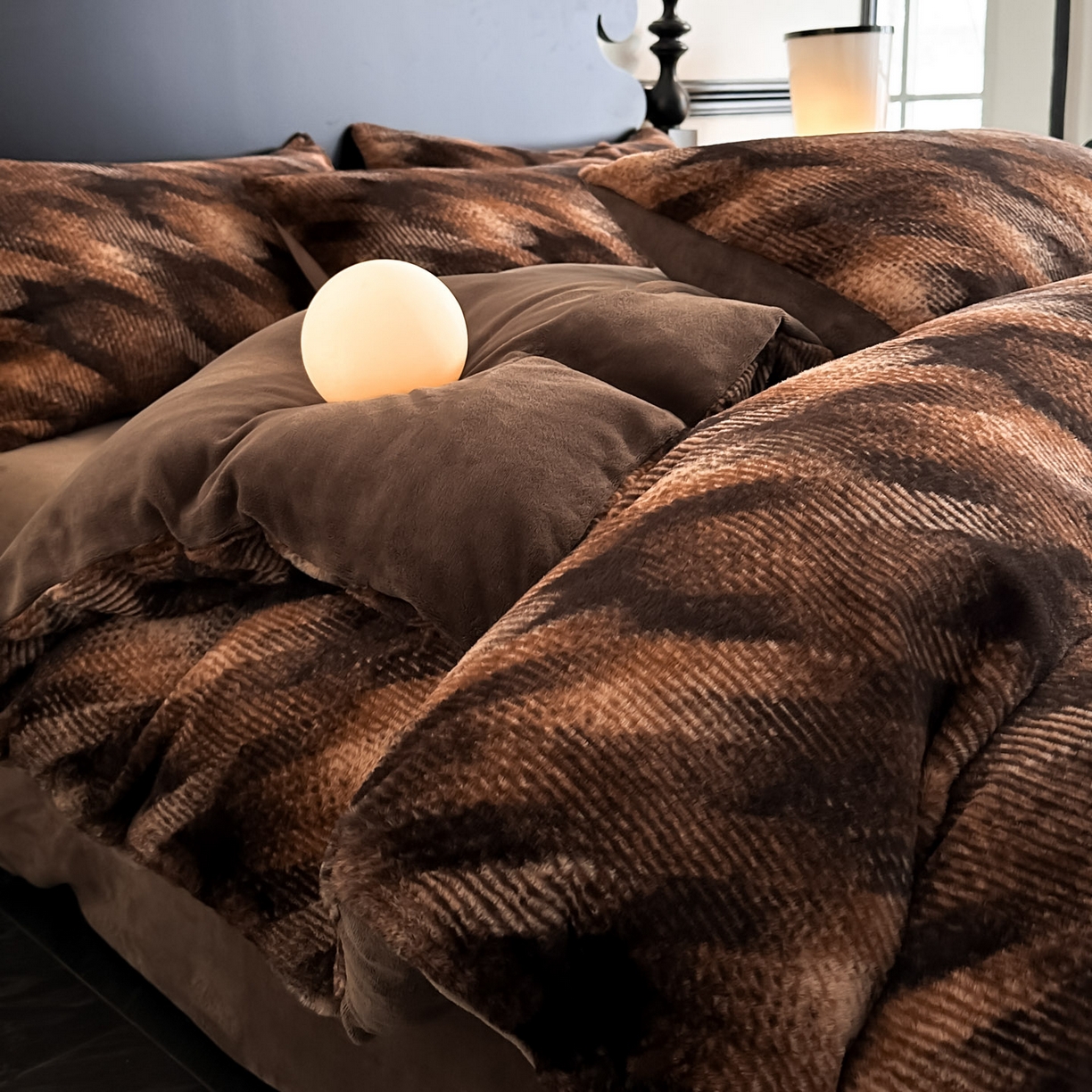 91家纺网 家纺一手货源 找家纺 米彩家纺 2025新款A类高克重兔毛绒印花雕花四件套-美拉德-美拉德系列系列 美拉德-千鸟格咖