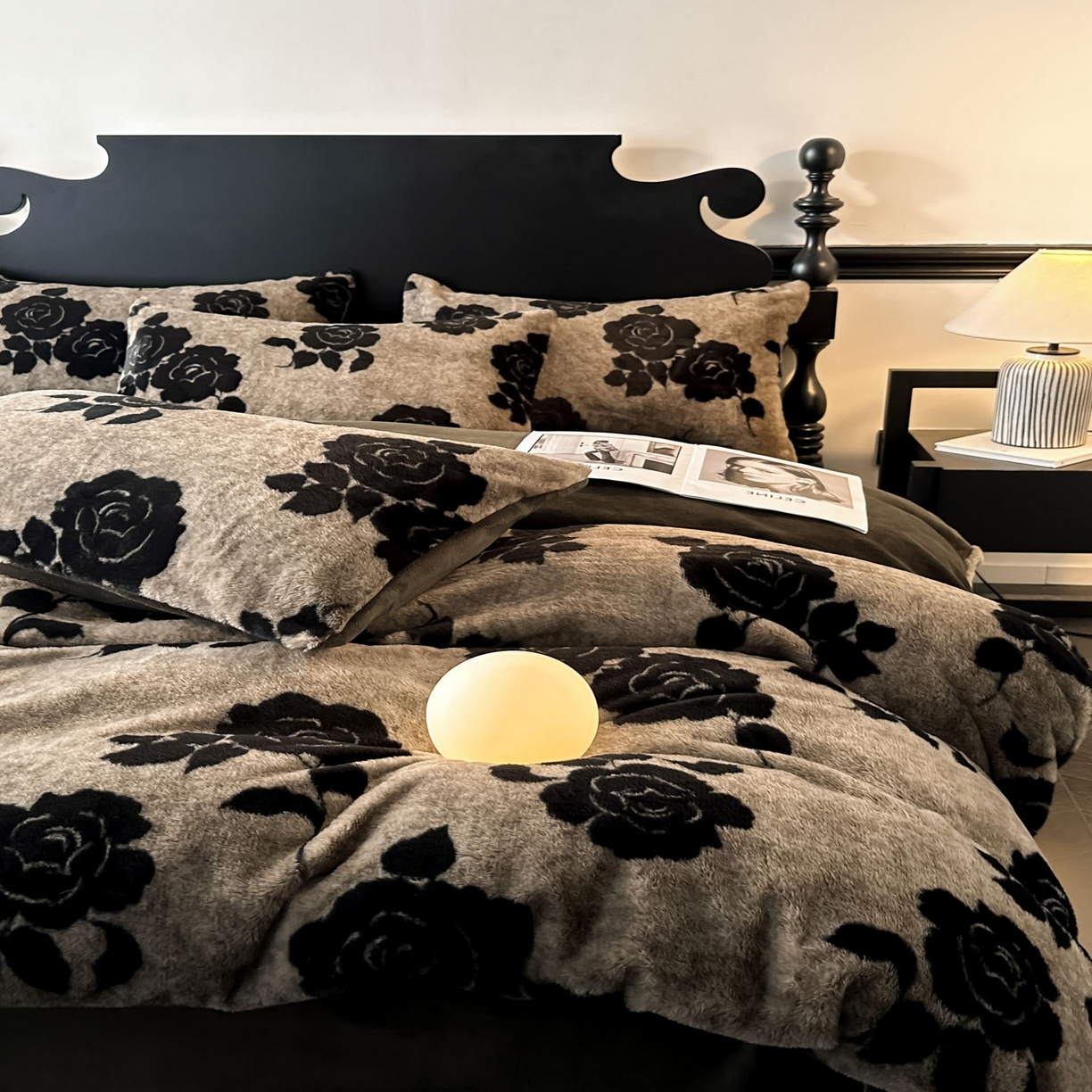 91家纺网 家纺一手货源 找家纺 米彩家纺 2025新款A类高克重兔毛绒印花雕花四件套-美拉德-美拉德系列系列 美拉德-盛放灰