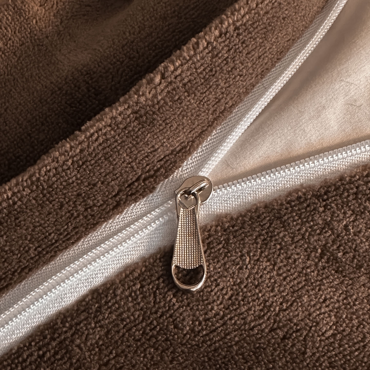 91家纺网 家纺一手货源 找家纺 米彩家纺 2025新款A类高克重兔毛绒印花雕花四件套-美拉德-美拉德系列系列 美拉德-千鸟格咖