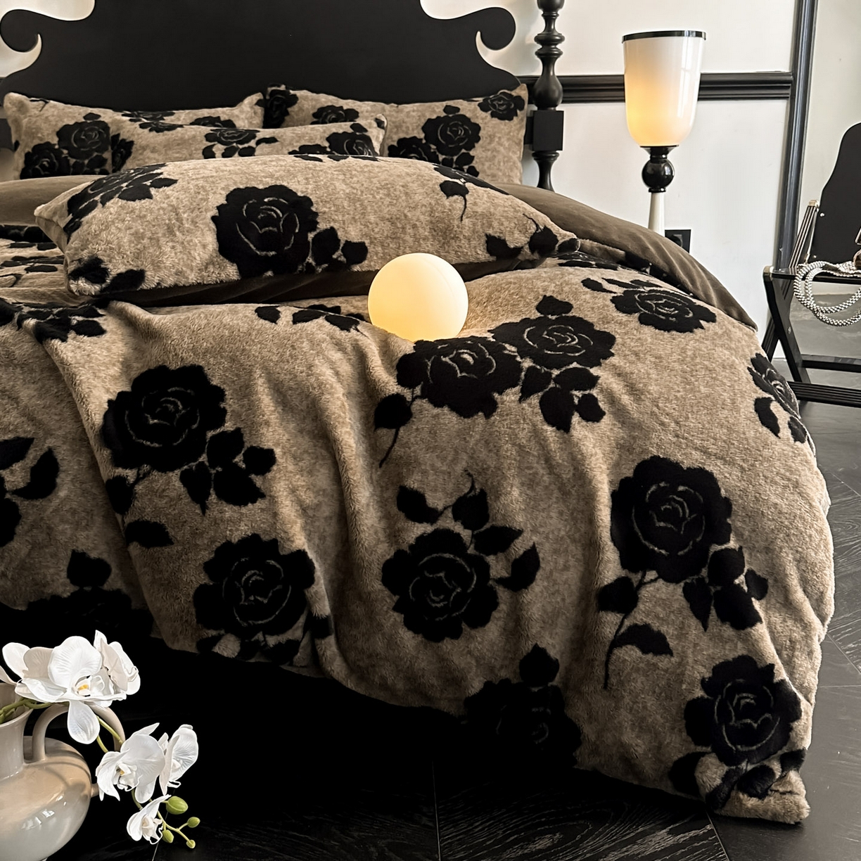 91家纺网 家纺一手货源 找家纺 米彩家纺 2025新款A类高克重兔毛绒印花雕花四件套-美拉德-美拉德系列系列 美拉德-盛放灰