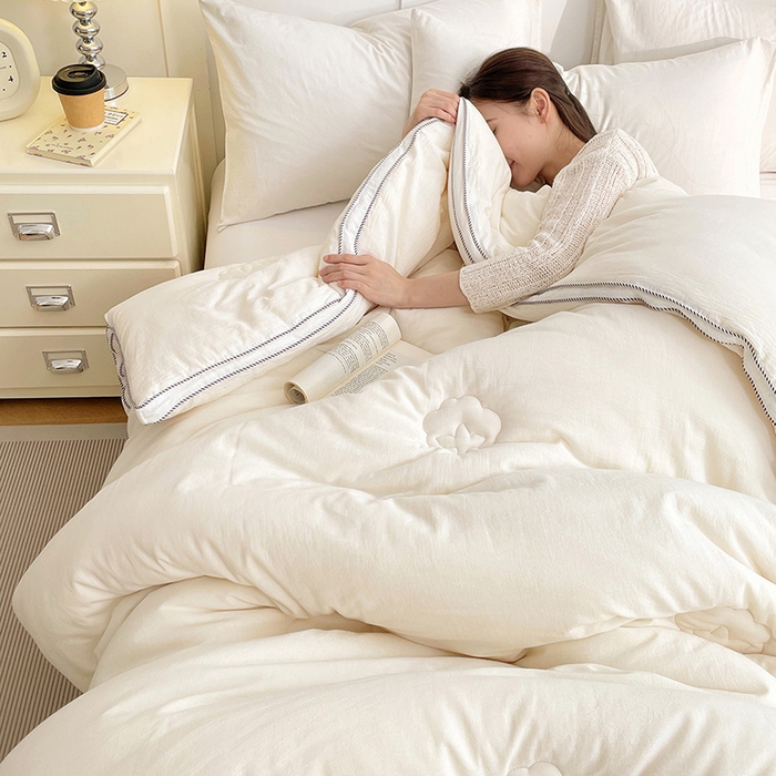 91家纺网 家纺一手货源 找家纺 VIP被业 2025新款新疆棉里外水洗棉全棉冬被被子被芯 白色