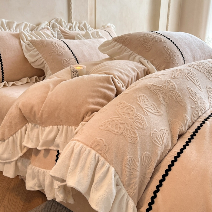 91家纺网 家纺一手货源 找家纺 米彩家纺 2025新款A类牛奶绒雕花四件套-洛丽塔 奶茶棕