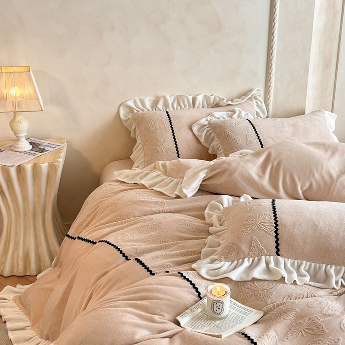 91家纺网 家纺一手货源 找家纺 米彩家纺 2025新款A类牛奶绒雕花四件套-洛丽塔 奶茶棕