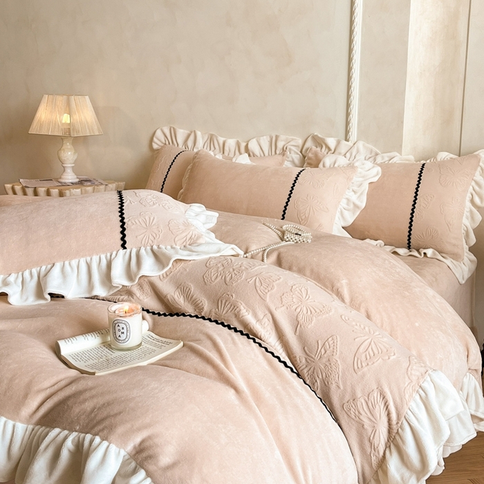 91家纺网 家纺一手货源 找家纺 米彩家纺 2025新款A类牛奶绒雕花四件套-洛丽塔 奶茶棕