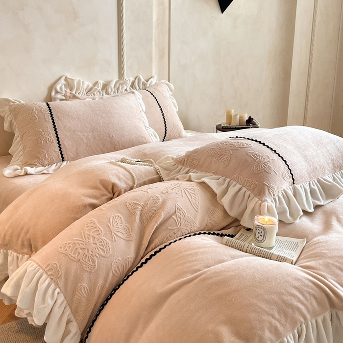 91家纺网 家纺一手货源 找家纺 米彩家纺 2025新款A类牛奶绒雕花四件套-洛丽塔 奶茶棕