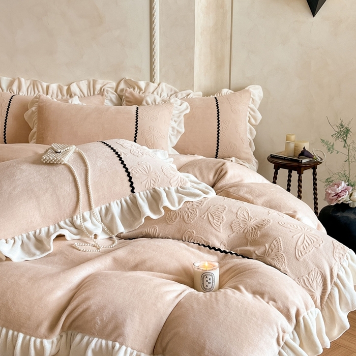 91家纺网 家纺一手货源 找家纺 米彩家纺 2025新款A类牛奶绒雕花四件套-洛丽塔 奶茶棕