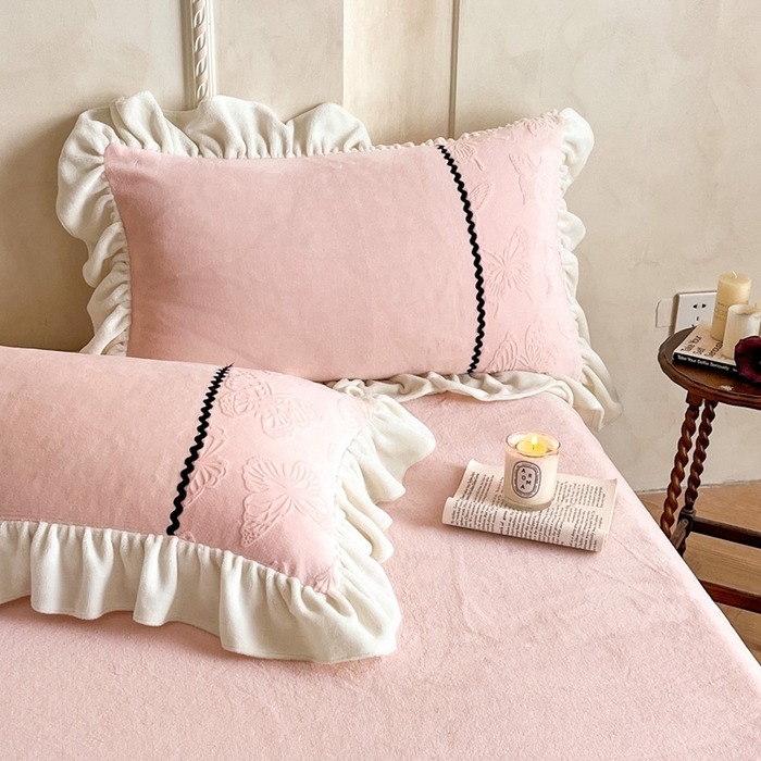 91家纺网 家纺一手货源 找家纺 米彩家纺 2025新款A类牛奶绒雕花四件套-洛丽塔 豆蔻粉