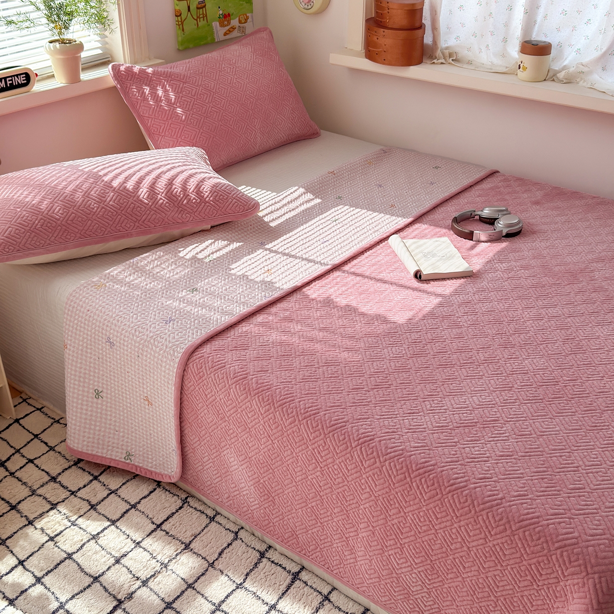 91家纺网 家纺一手货源 找家纺 （总）美优兰 2025新款棉加绒高温砂洗夹棉单床盖 床盖单件