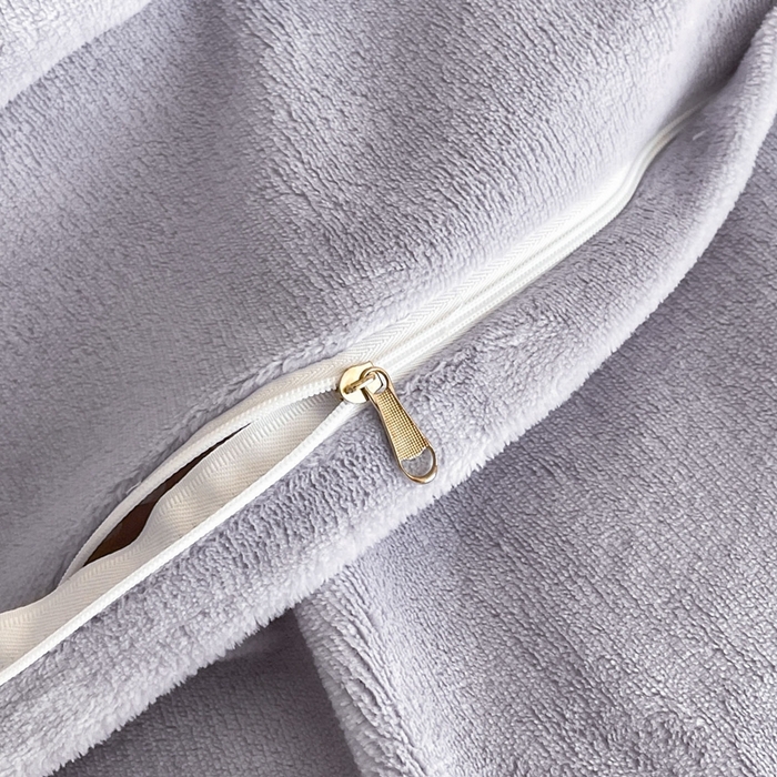 91家纺网 家纺一手货源 找家纺 米彩家纺 2025新款A类牛奶绒立体雕花烂花宽边四件套 蝴蝶紫灰