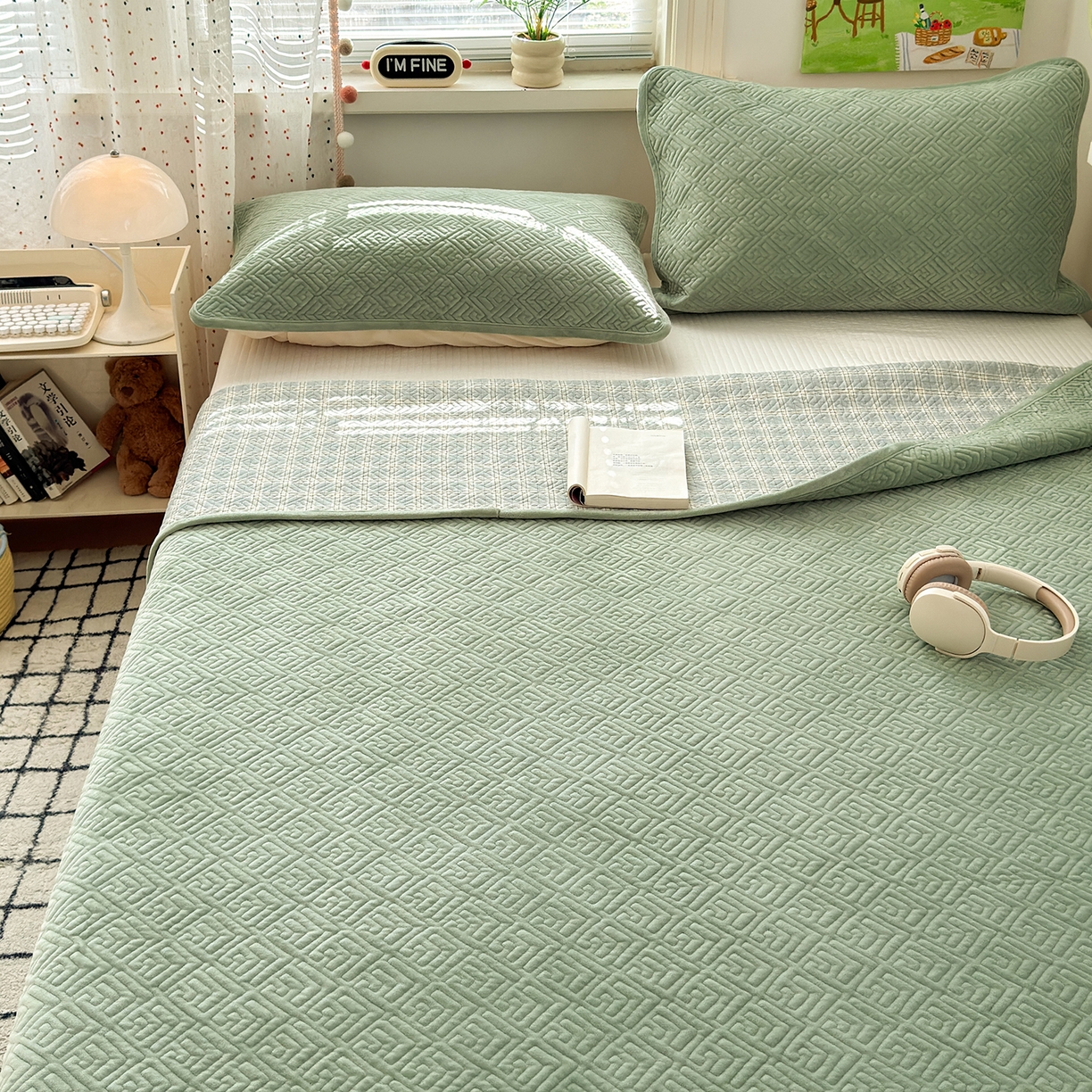 91家纺网 家纺一手货源 找家纺 美优兰 2025新款棉加绒高温砂洗夹棉单床盖 床盖单件 暖阳-草绿