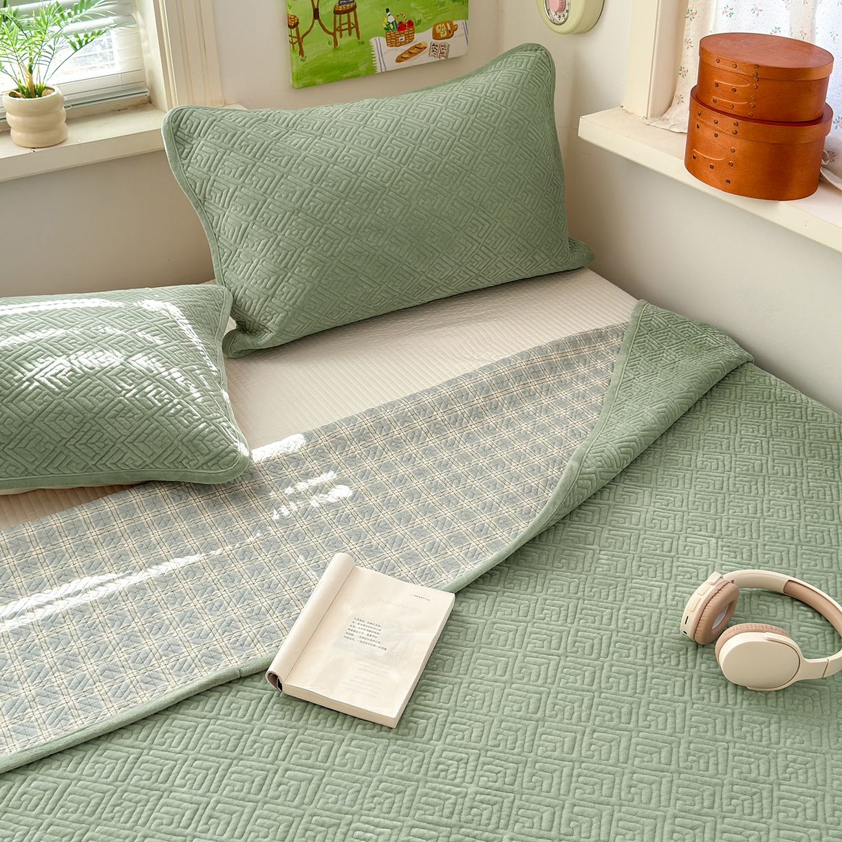 91家纺网 家纺一手货源 找家纺 美优兰 2025新款棉加绒高温砂洗夹棉单床盖 床盖单件 暖阳-草绿