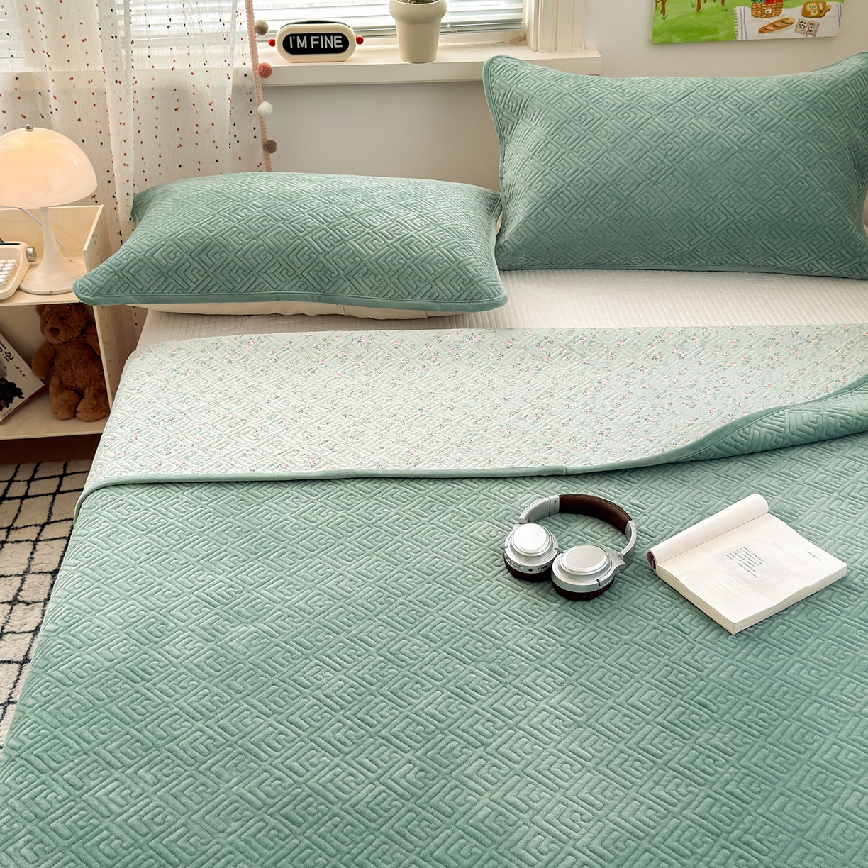 91家纺网 家纺一手货源 找家纺 美优兰 2025新款棉加绒高温砂洗夹棉单床盖 床盖单件 暖阳-豆绿