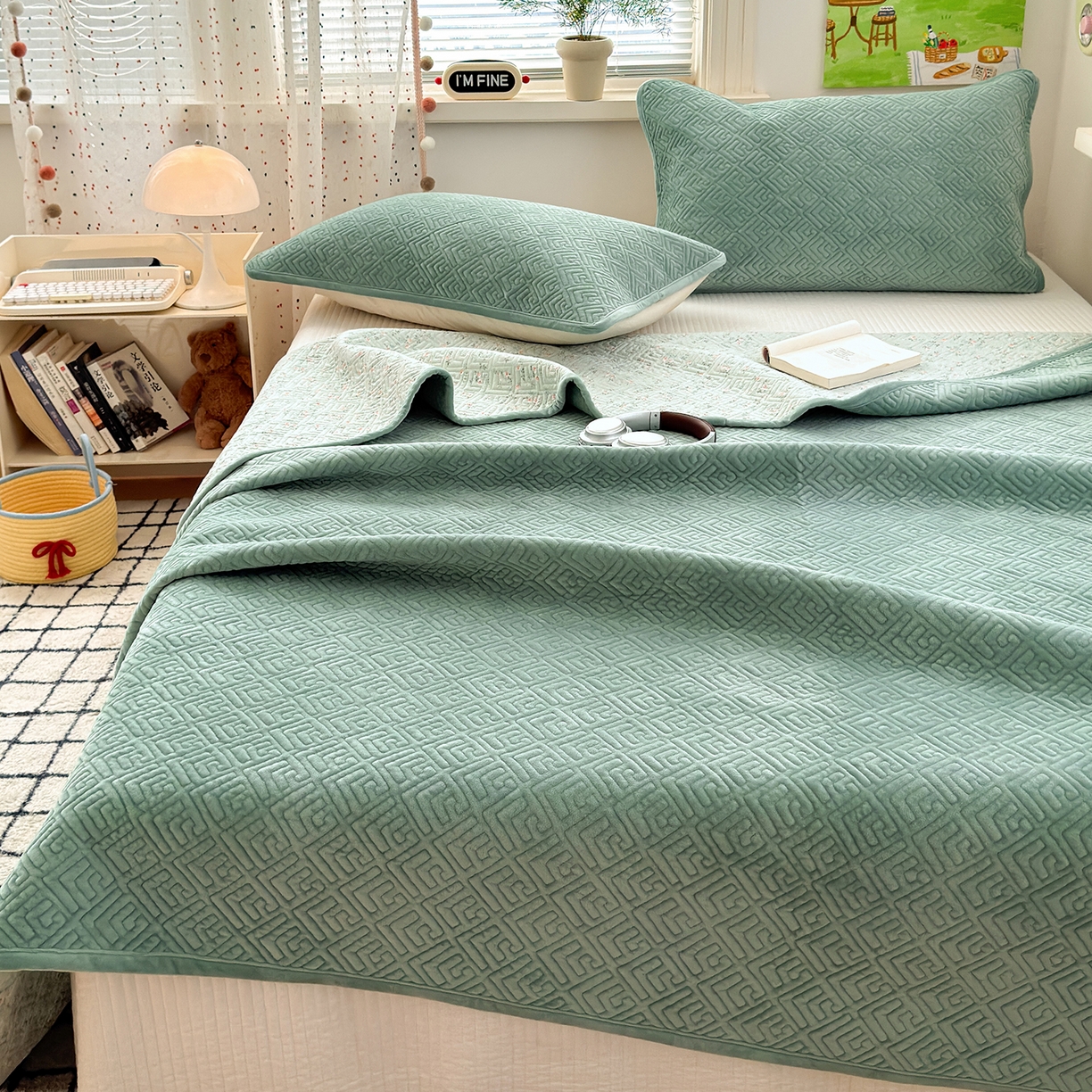 91家纺网 家纺一手货源 找家纺 美优兰 2025新款棉加绒高温砂洗夹棉单床盖 床盖单件 暖阳-豆绿