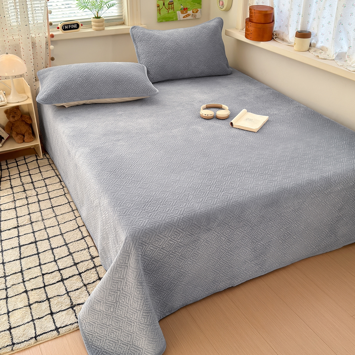 91家纺网 家纺一手货源 找家纺 美优兰 2025新款棉加绒高温砂洗夹棉单床盖 床盖单件 暖阳-灰色