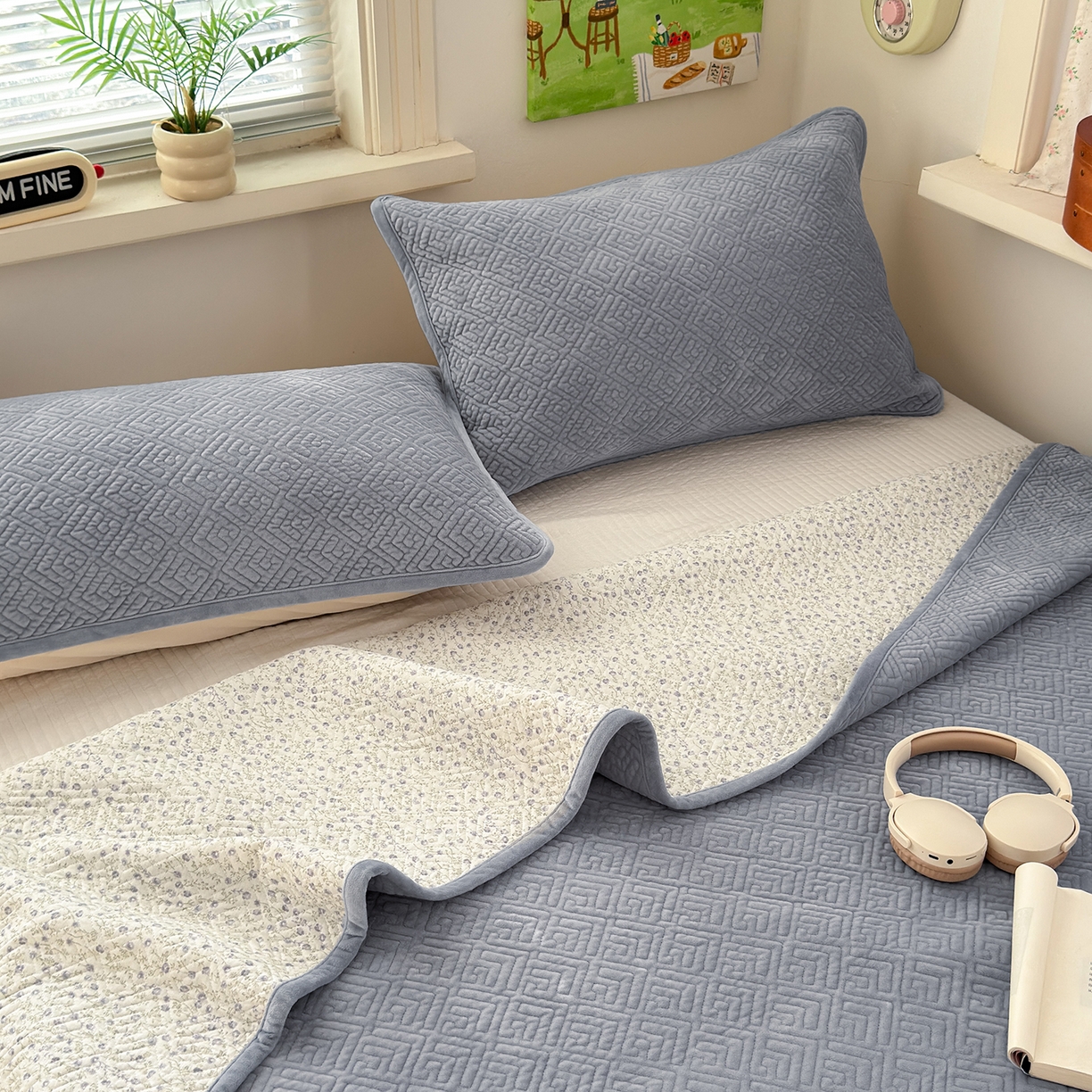 91家纺网 家纺一手货源 找家纺 美优兰 2025新款棉加绒高温砂洗夹棉单床盖 床盖单件 暖阳-灰色