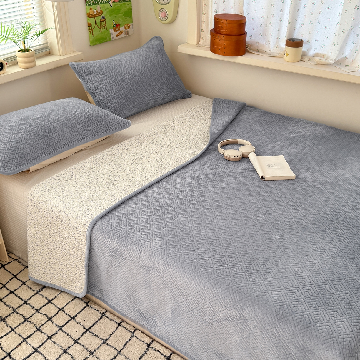 91家纺网 家纺一手货源 找家纺 美优兰 2025新款棉加绒高温砂洗夹棉单床盖 床盖单件 暖阳-灰色