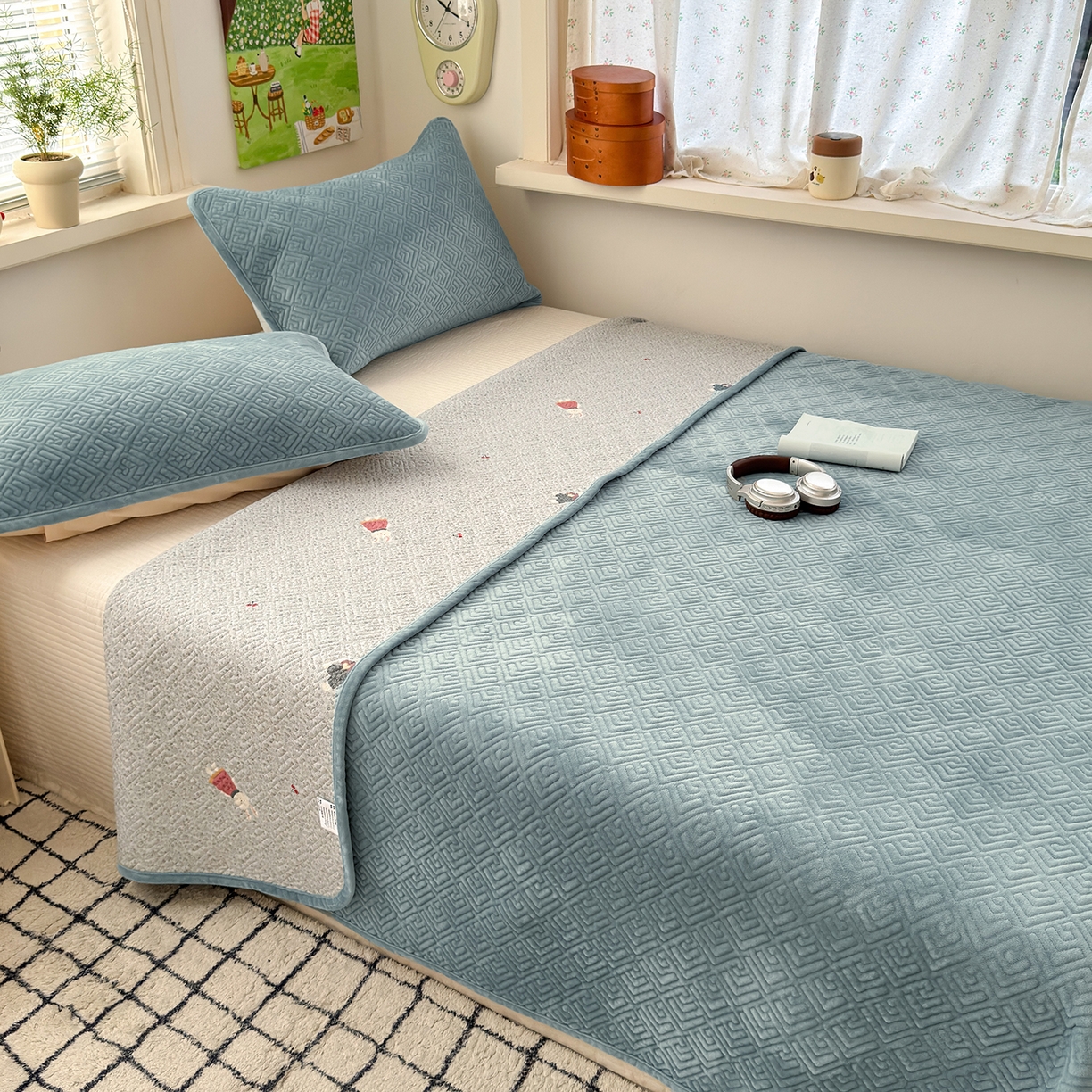 91家纺网 家纺一手货源 找家纺 美优兰 2025新款棉加绒高温砂洗夹棉单床盖 床盖单件 暖阳-蓝色