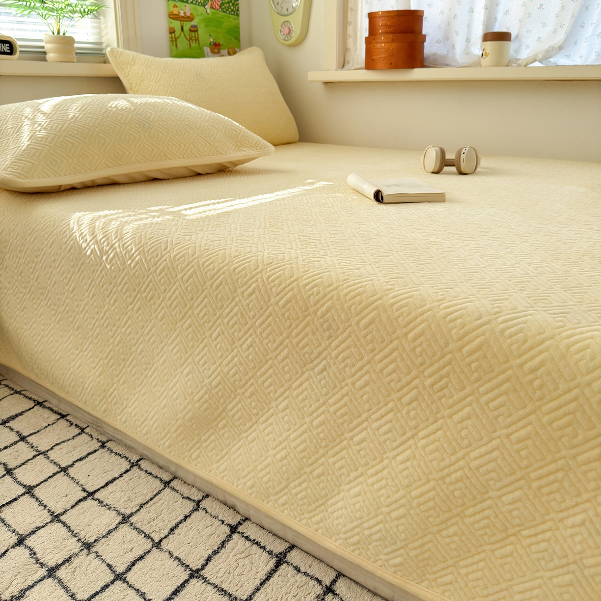 91家纺网 家纺一手货源 找家纺 美优兰 2025新款棉加绒高温砂洗夹棉单床盖 床盖单件 暖阳-米黄