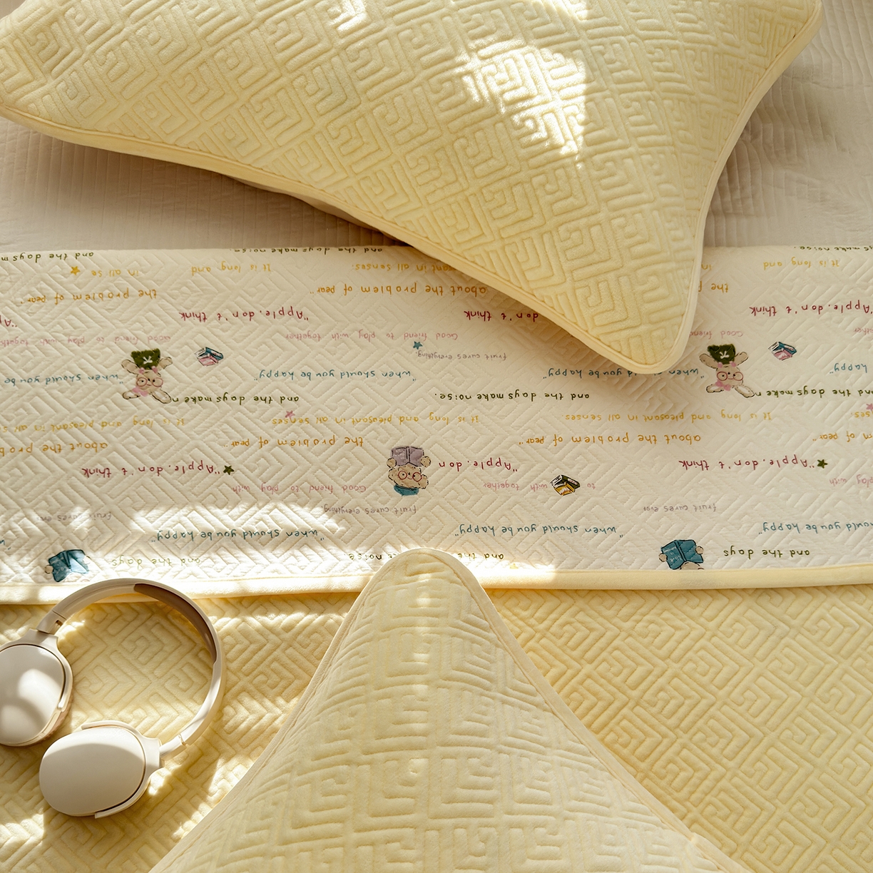 91家纺网 家纺一手货源 找家纺 美优兰 2025新款棉加绒高温砂洗夹棉单床盖 床盖单件 暖阳-米黄