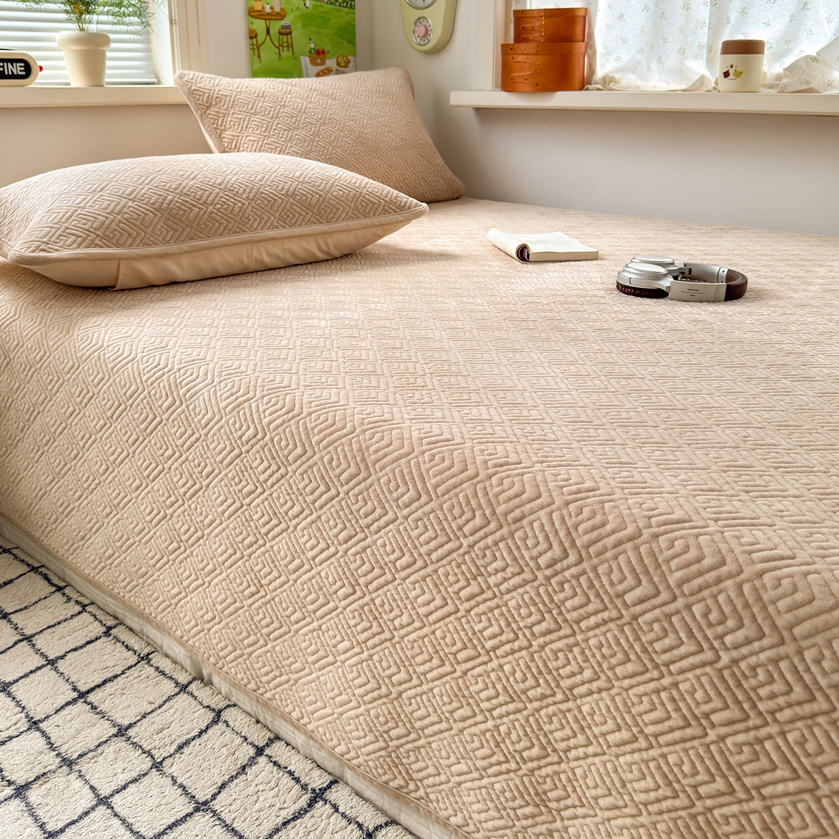 91家纺网 家纺一手货源 找家纺 美优兰 2025新款棉加绒高温砂洗夹棉单床盖 床盖单件 暖阳-米驼