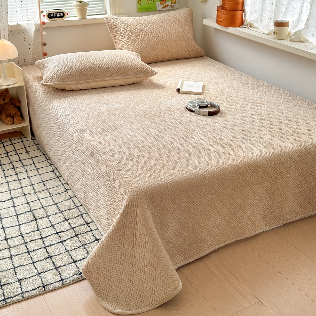 91家纺网 家纺一手货源 找家纺 美优兰 2025新款棉加绒高温砂洗夹棉单床盖 床盖单件 暖阳-米驼