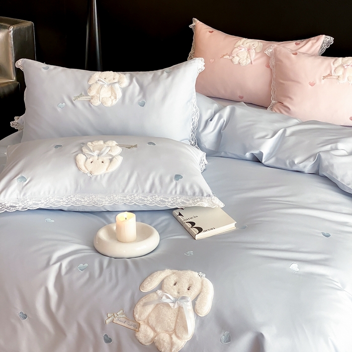 91家纺网 家纺一手货源 找家纺 （总）MIU缪家居 2025新款100支全棉四件套-伽佰俐 小清新场景