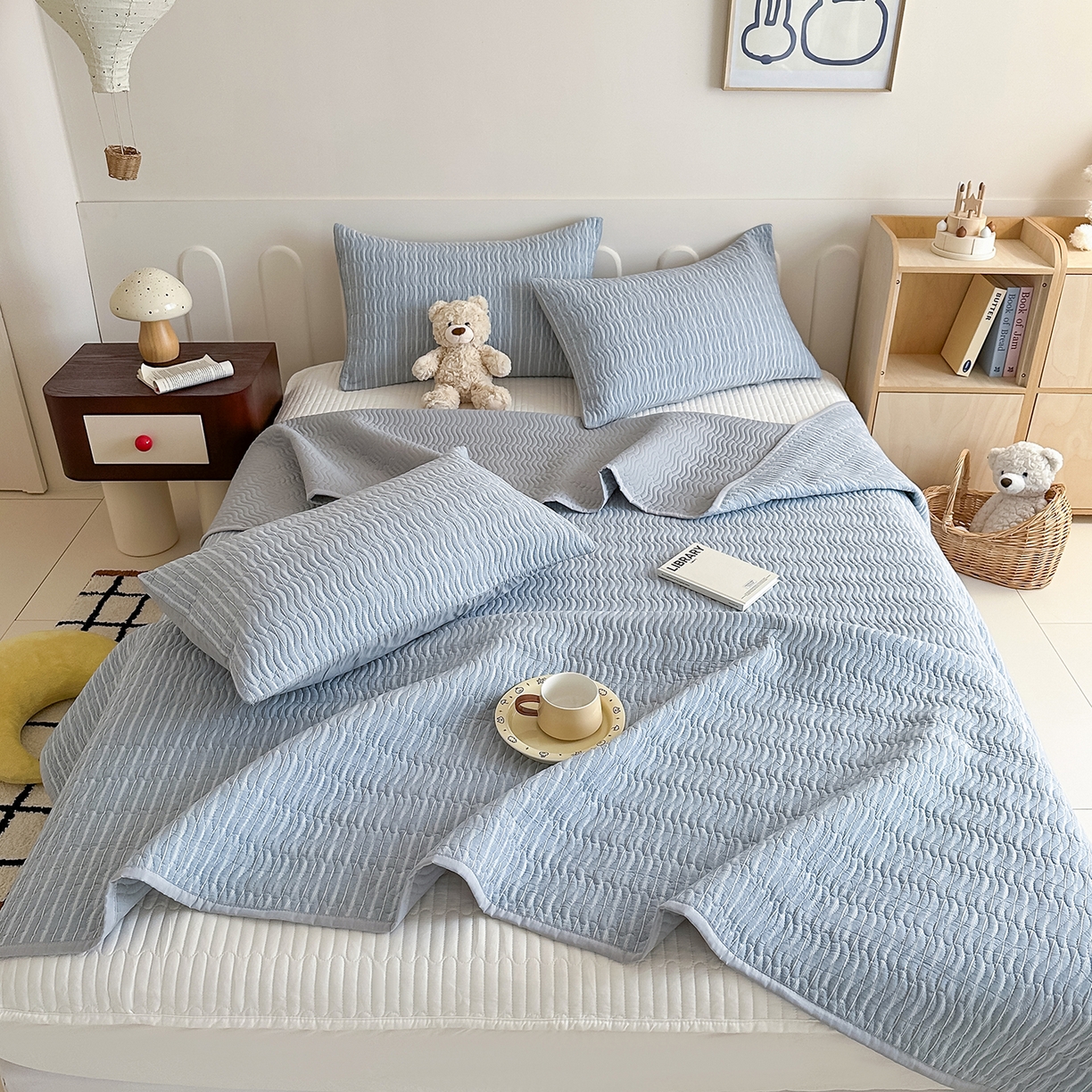 91家纺网 家纺一手货源 找家纺 乐野家居 2025新款A类全棉水洗棉夹棉床盖三件套 可乐蓝