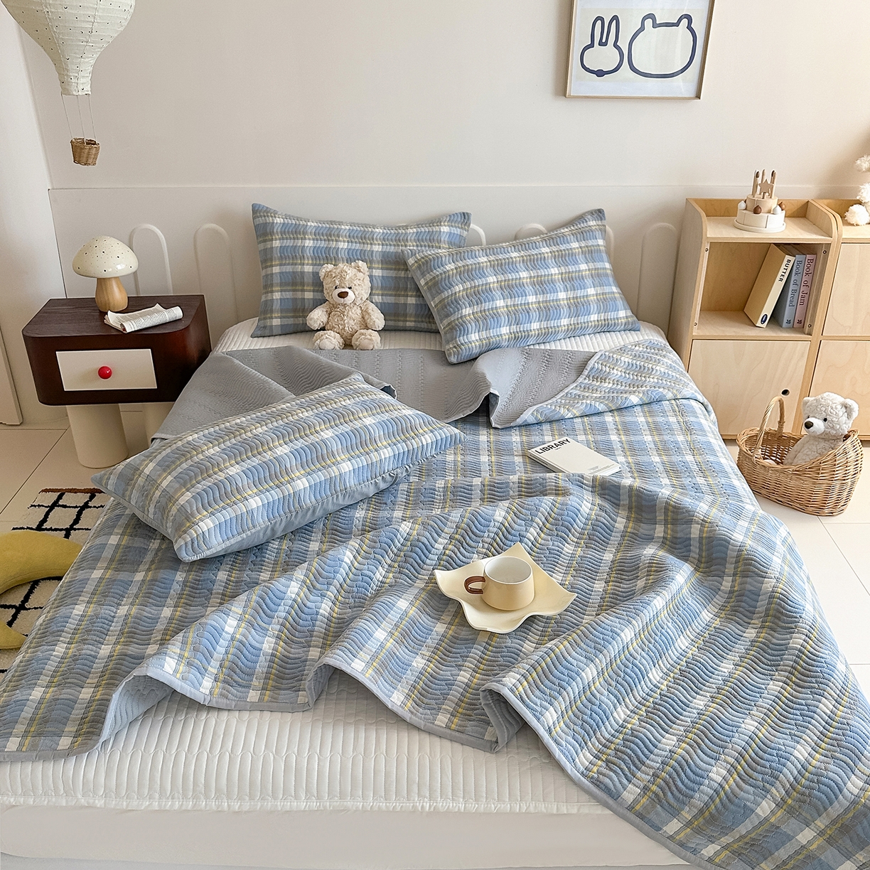 91家纺网 家纺一手货源 找家纺 乐野家居 2025新款A类全棉水洗棉夹棉床盖三件套 简兮兰