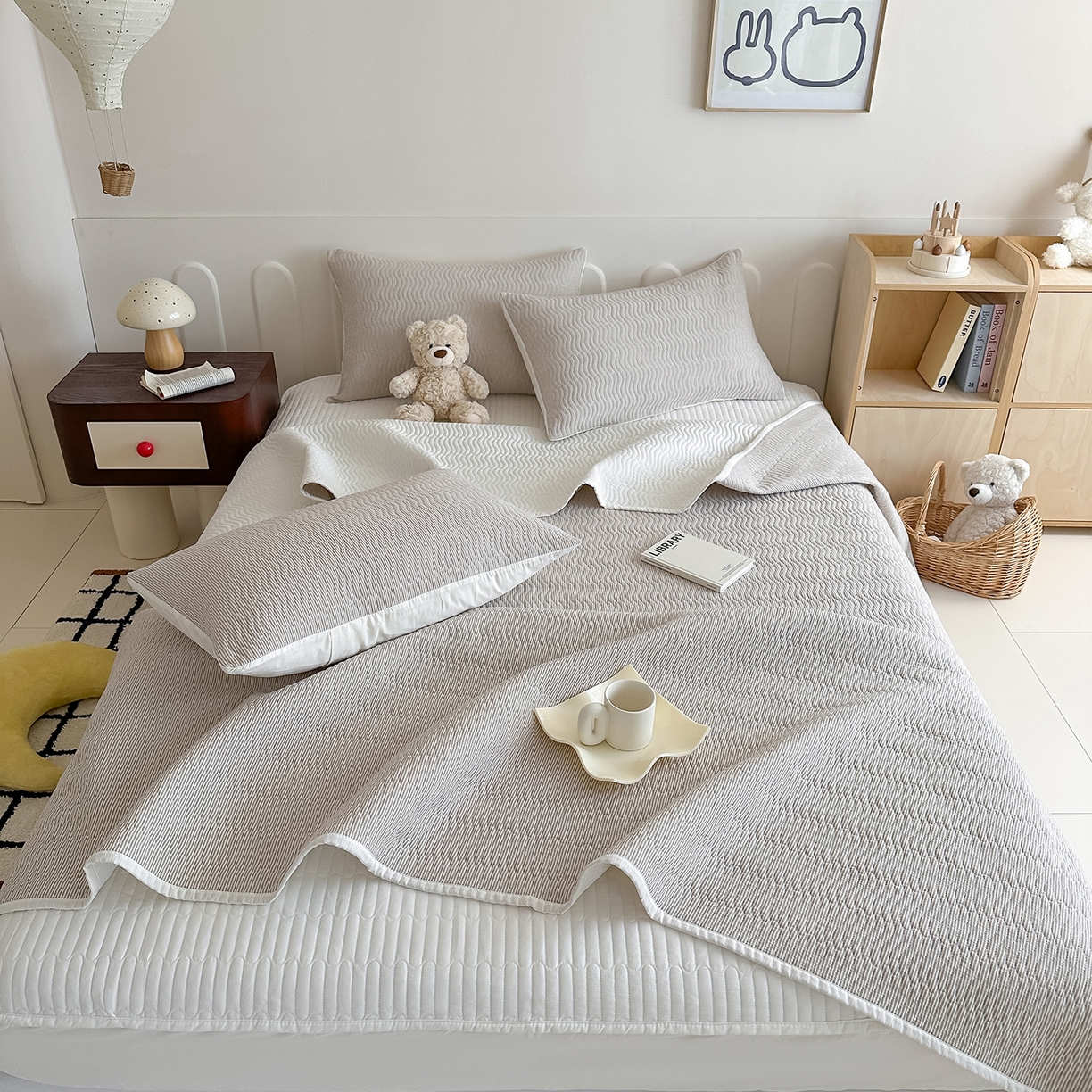 91家纺网 家纺一手货源 找家纺 乐野家居 2025新款A类全棉水洗棉夹棉床盖三件套 流年米咖