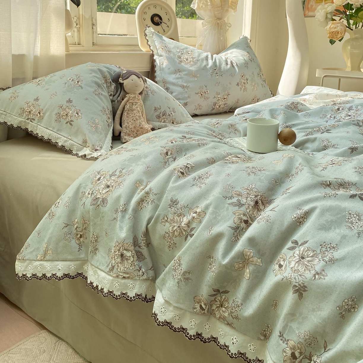 91家纺网 家纺一手货源 找家纺 宜家坊 2025新款全棉加厚赫本风花边磨毛四件套 雷亚-绿