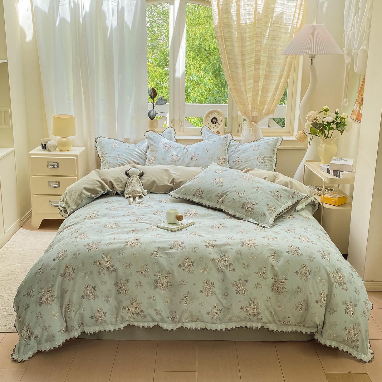 91家纺网 家纺一手货源 找家纺 宜家坊 2025新款全棉加厚赫本风花边磨毛四件套 雷亚-绿