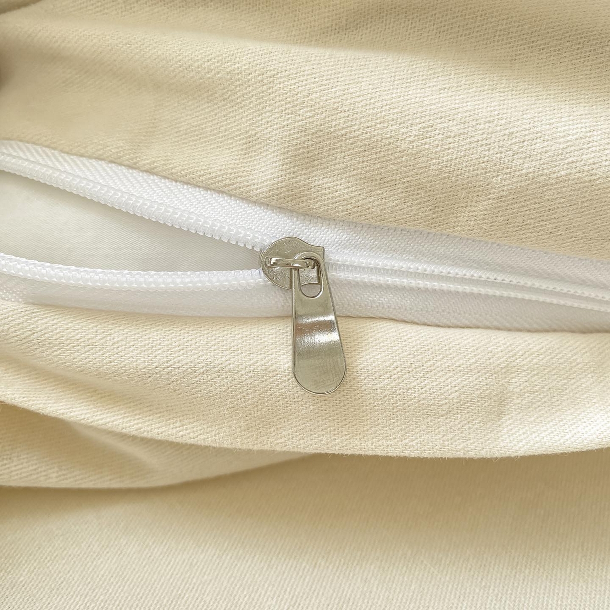 91家纺网 家纺一手货源 找家纺 宜家坊 2025新款全棉加厚赫本风花边磨毛四件套 花意浓-咖