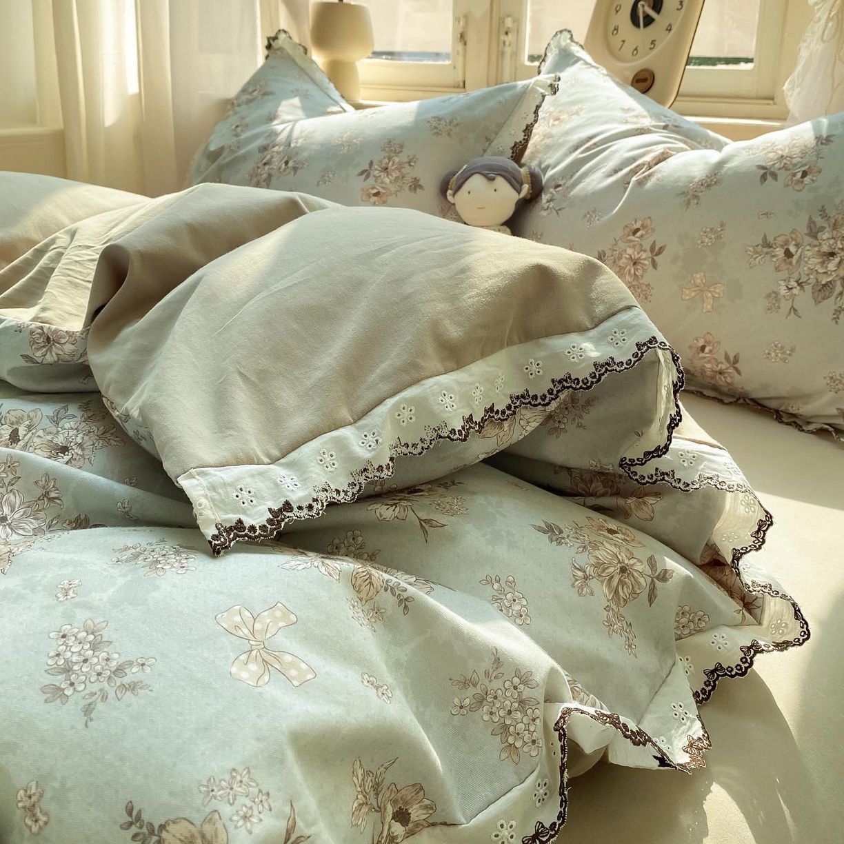 91家纺网 家纺一手货源 找家纺 宜家坊 2025新款全棉加厚赫本风花边磨毛四件套 雷亚-绿