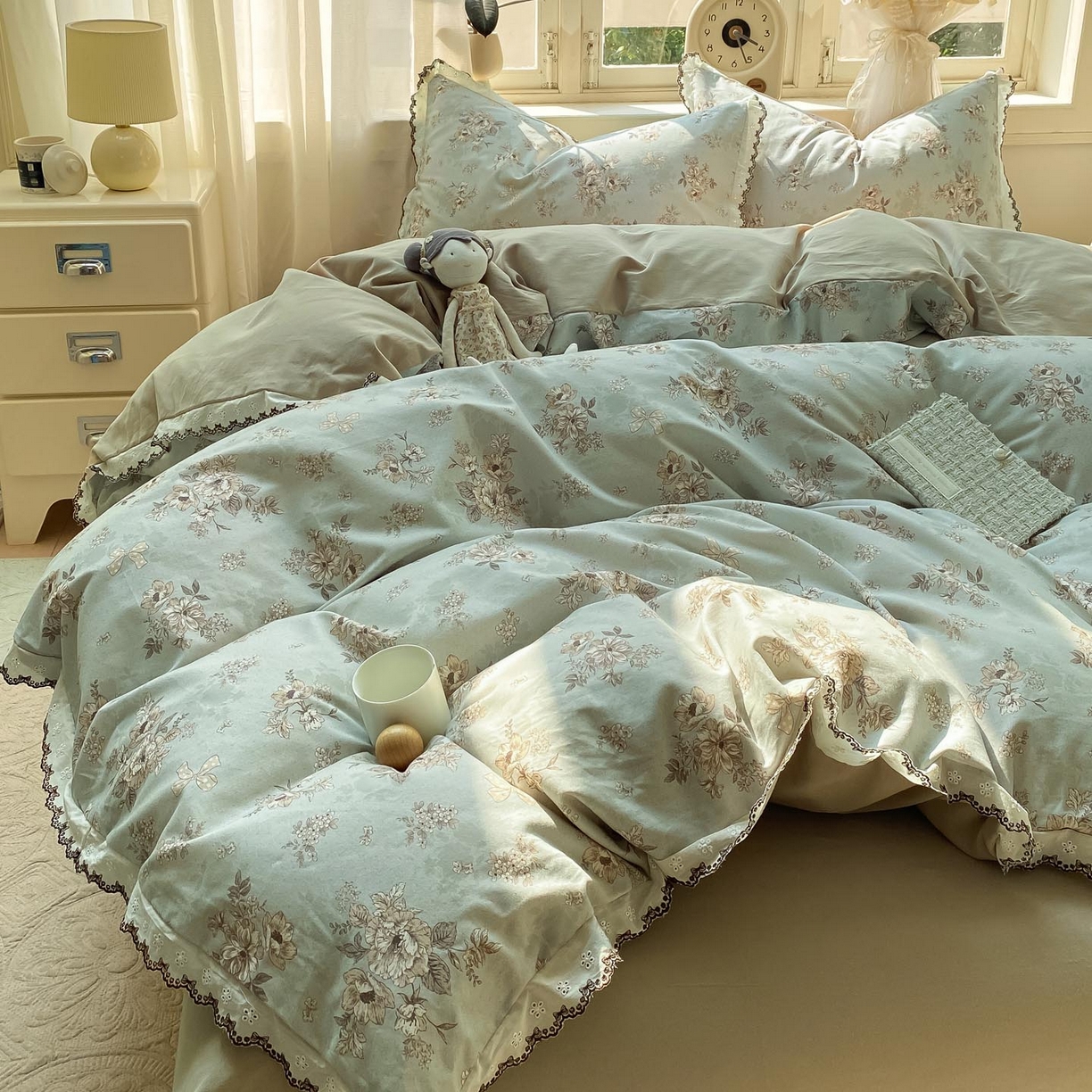 91家纺网 家纺一手货源 找家纺 宜家坊 2025新款全棉加厚赫本风花边磨毛四件套 雷亚-绿