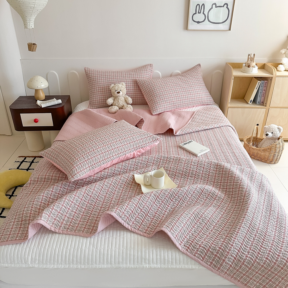 91家纺网 家纺一手货源 找家纺 乐野家居 2025新款A类全棉水洗棉夹棉床盖三件套 洋气红