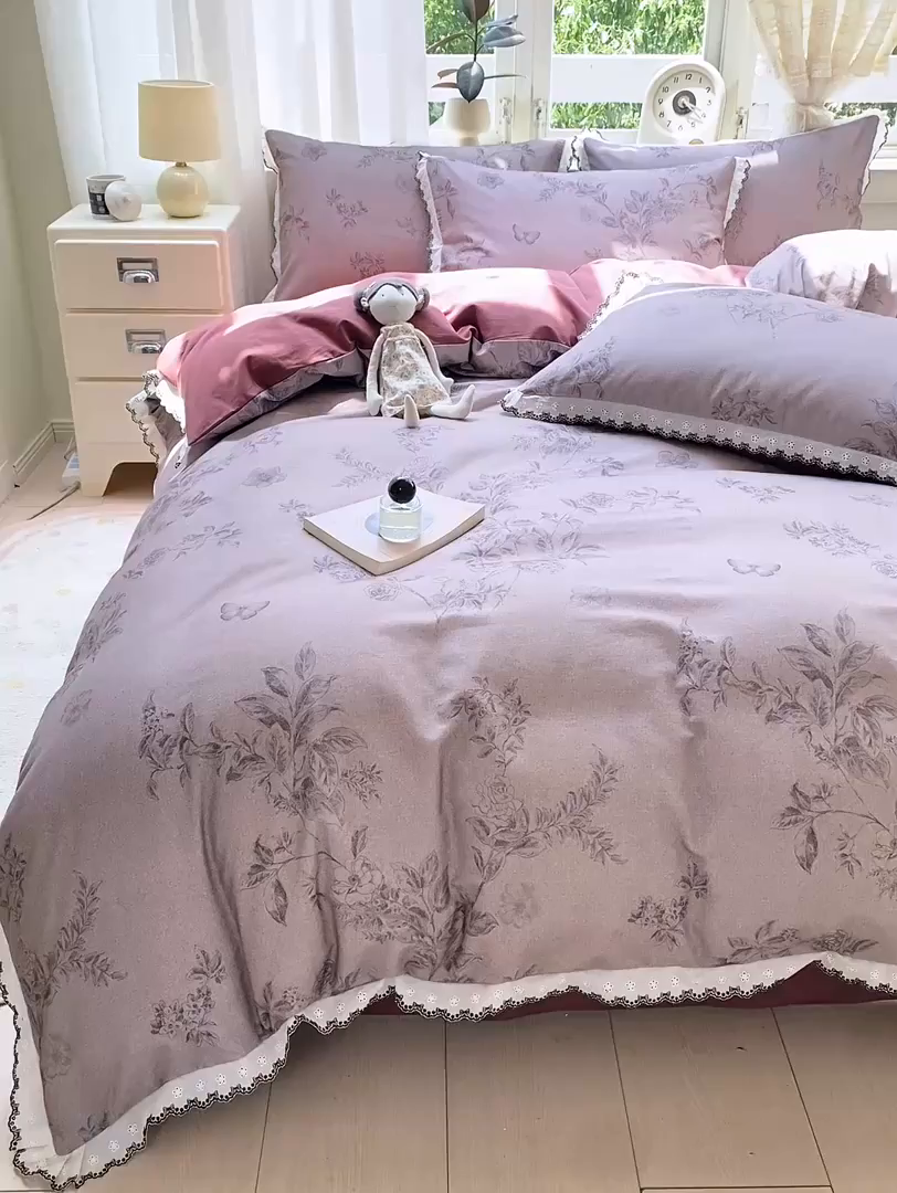 91家纺网 家纺一手货源 找家纺 宜家坊 2025新款全棉加厚赫本风花边磨毛四件套 花绮-咖
