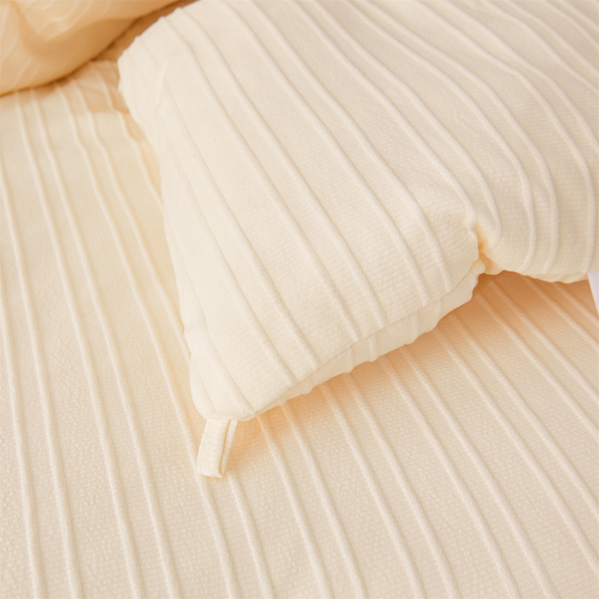 91家纺网 家纺一手货源 找家纺 （总）易博家纺 2025新款无印风良品类提花竖条泡泡纱被冬被被芯春秋被空调被