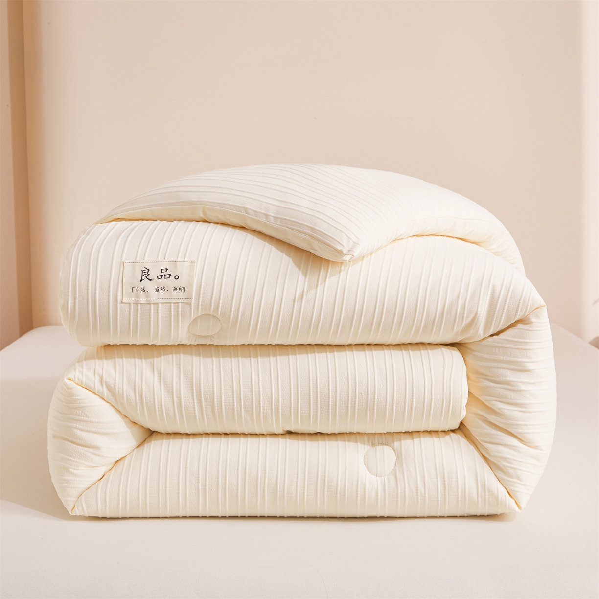 91家纺网 家纺一手货源 找家纺 （总）易博家纺 2025新款无印风良品类提花竖条泡泡纱被冬被被芯春秋被空调被