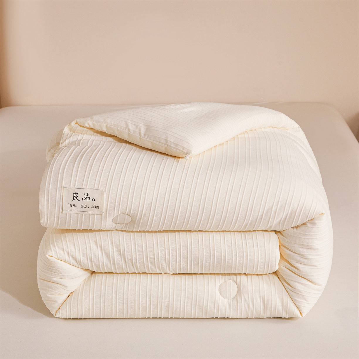 91家纺网 家纺一手货源 找家纺 （总）易博家纺 2025新款无印风良品类提花竖条泡泡纱被冬被被芯春秋被空调被