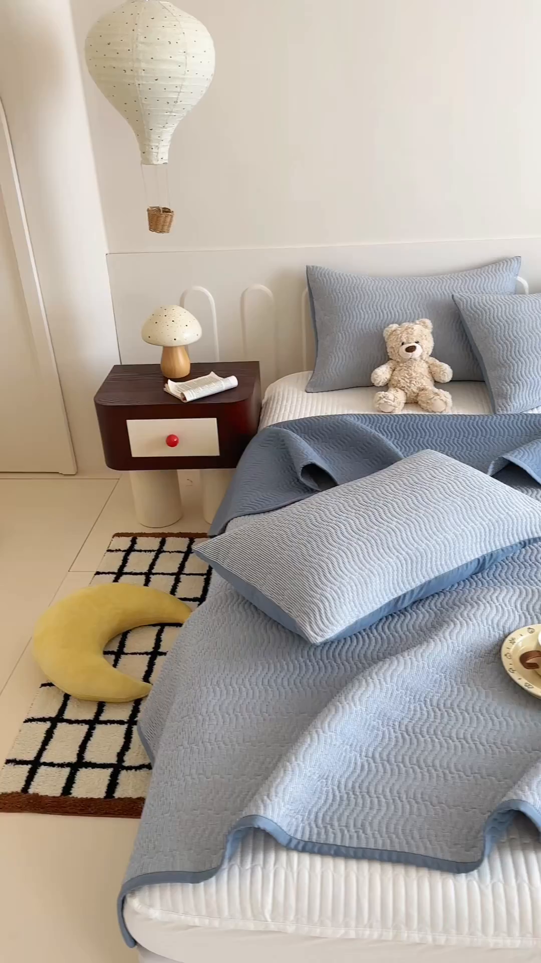 91家纺网 家纺一手货源 找家纺 乐野家居 2025新款A类全棉水洗棉夹棉床盖三件套 可乐蓝