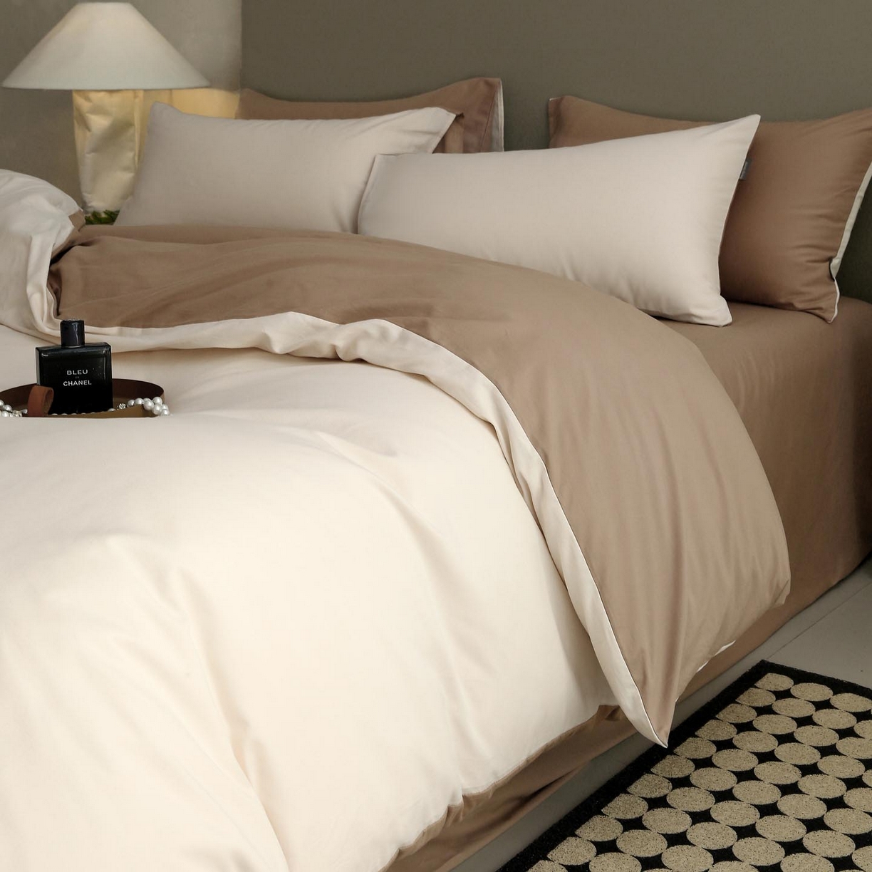 91家纺网 家纺一手货源 找家纺 宜家坊 2025新款A类60支长绒棉纯色磨毛四件套 云纱可可