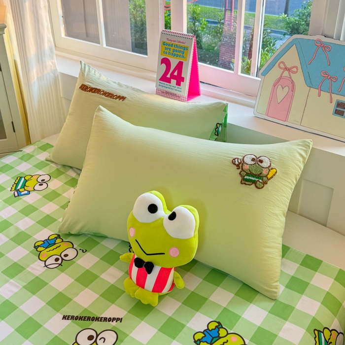 91家纺网 家纺一手货源 找家纺 艾特你 2025新款三丽鸥水洗云朵棉毛巾绣四件套-三丽鸥 大眼蛙