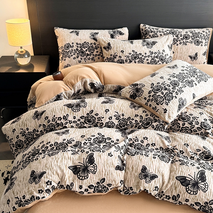 91家纺网 家纺一手货源 找家纺 （总）卡罗兰 2025新款雕花烂花牛奶绒套件-缠花枝系列