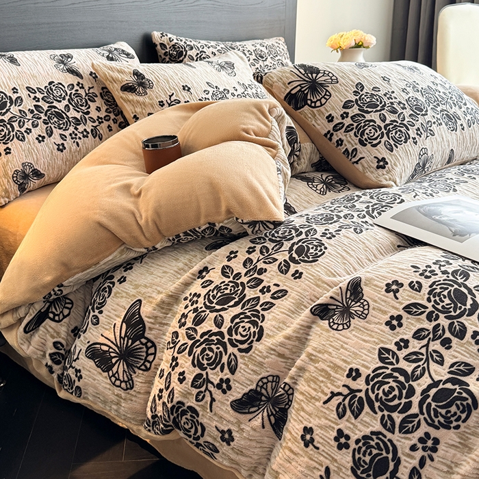 91家纺网 家纺一手货源 找家纺 （总）卡罗兰 2025新款雕花烂花牛奶绒套件-缠花枝系列