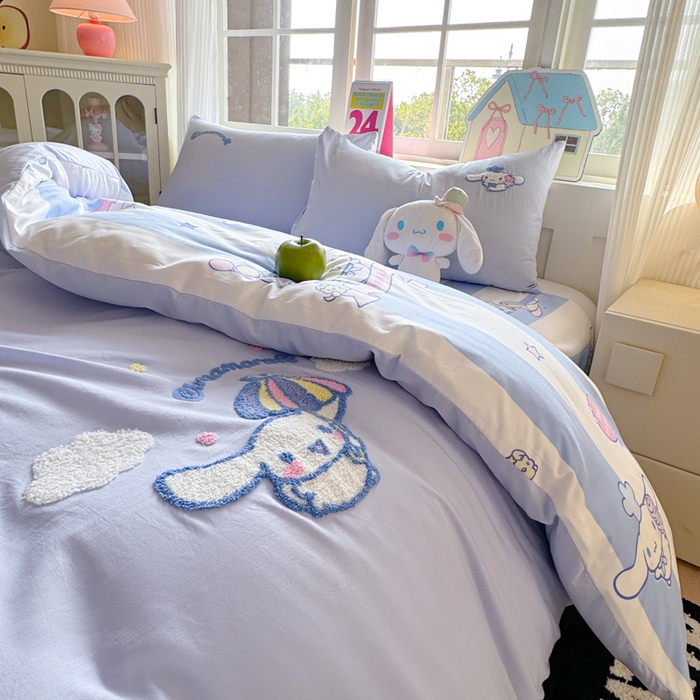 91家纺网 家纺一手货源 找家纺 艾特你 2025新款三丽鸥水洗云朵棉毛巾绣四件套-三丽鸥 蓝天小狗